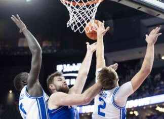 Kansas Basketball Defeats Duke with Star Player Ejected: A Crucial Victory news-27112024-110327