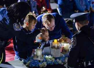 Honoring Slain NLV Officer at Candlelight Vigil honoring-slain-nlv-officer-at-candlelight-vigil