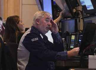 Wall Street Records 10% Drop: First ‘Correction’ Since ’23 wall-street-records-10-drop-first-correction-since-23