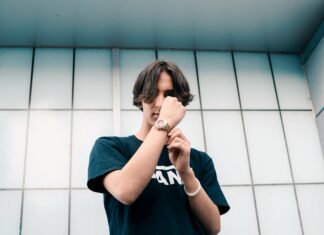 Where To Watch Las Vegas Raiders Vs Denver Broncos: Ultimate Guide