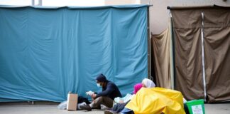 Las Vegas Community Comes Together to Address Homelessness Crisis The Las Vegas community unites to tackle the homelessness crisis.