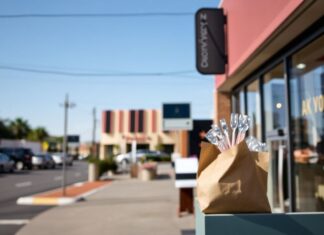 Las Vegas Community Unites to Support Local Businesses Amid Economic Challenges The Las Vegas community comes together to support local businesses amid economic challenges.